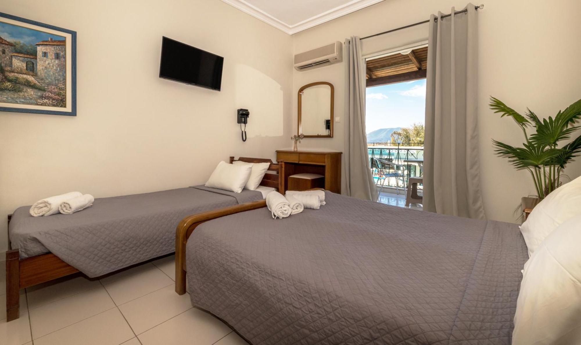 Sofia'S Hotel Kalamákion Екстериор снимка