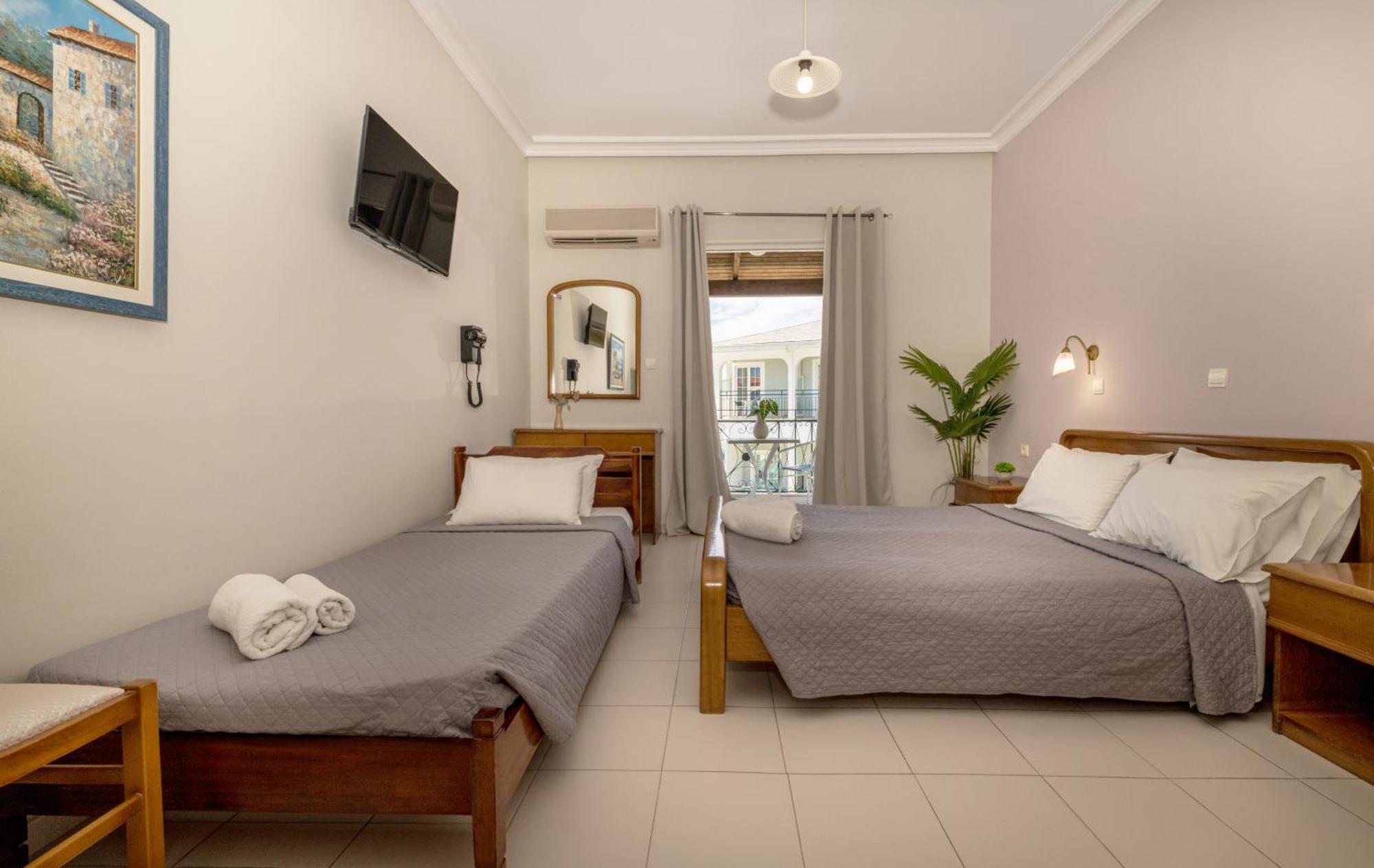 Sofia'S Hotel Kalamákion Екстериор снимка
