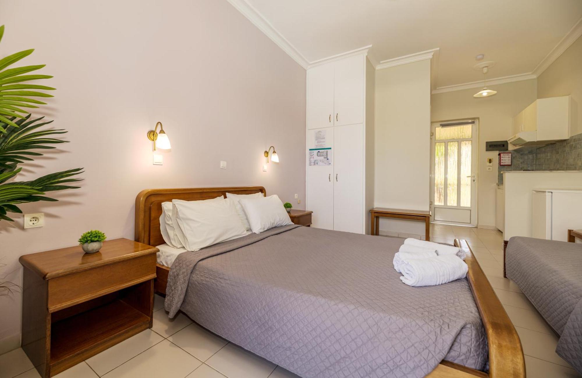 Sofia'S Hotel Kalamákion Екстериор снимка