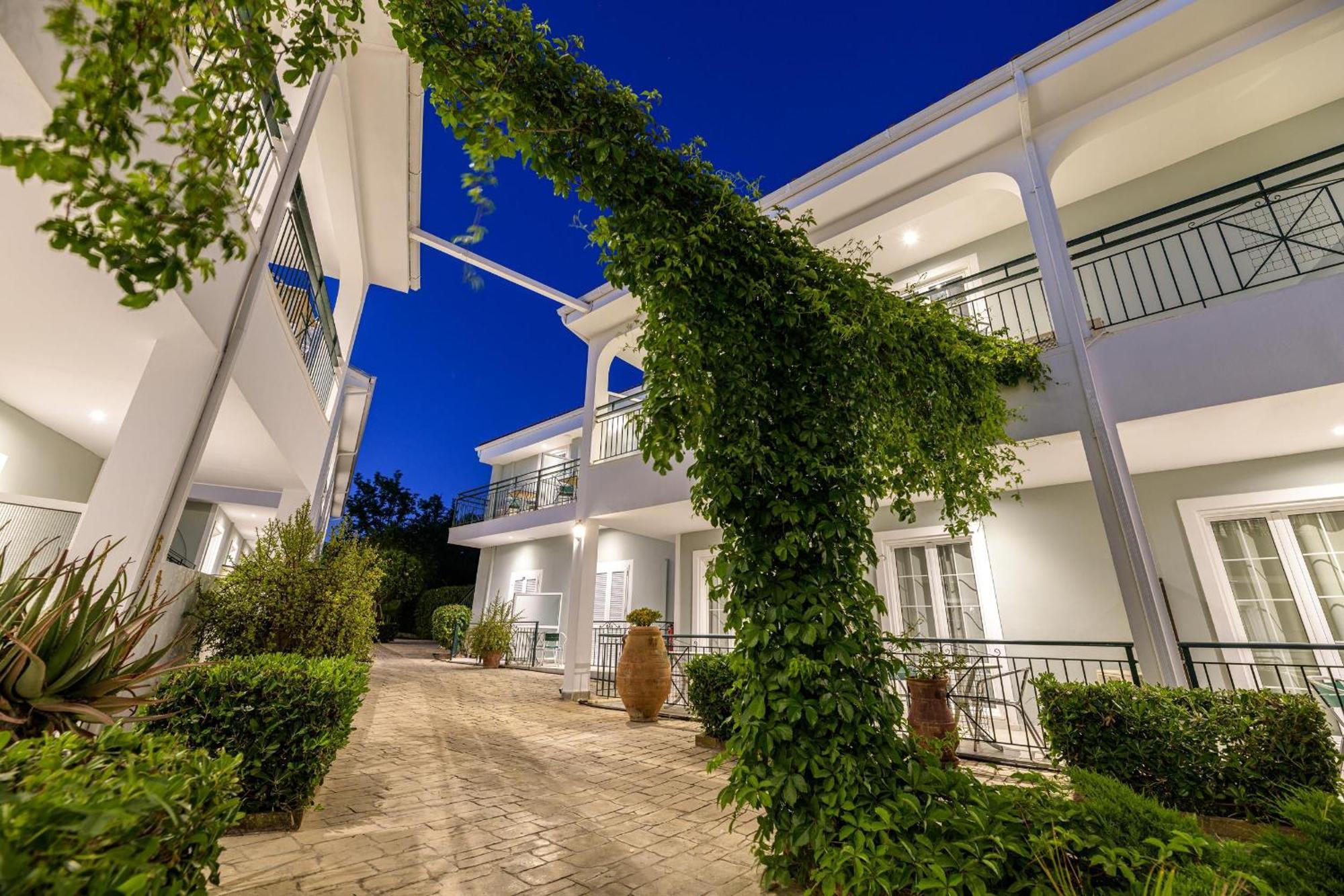 Sofia'S Hotel Kalamákion Екстериор снимка