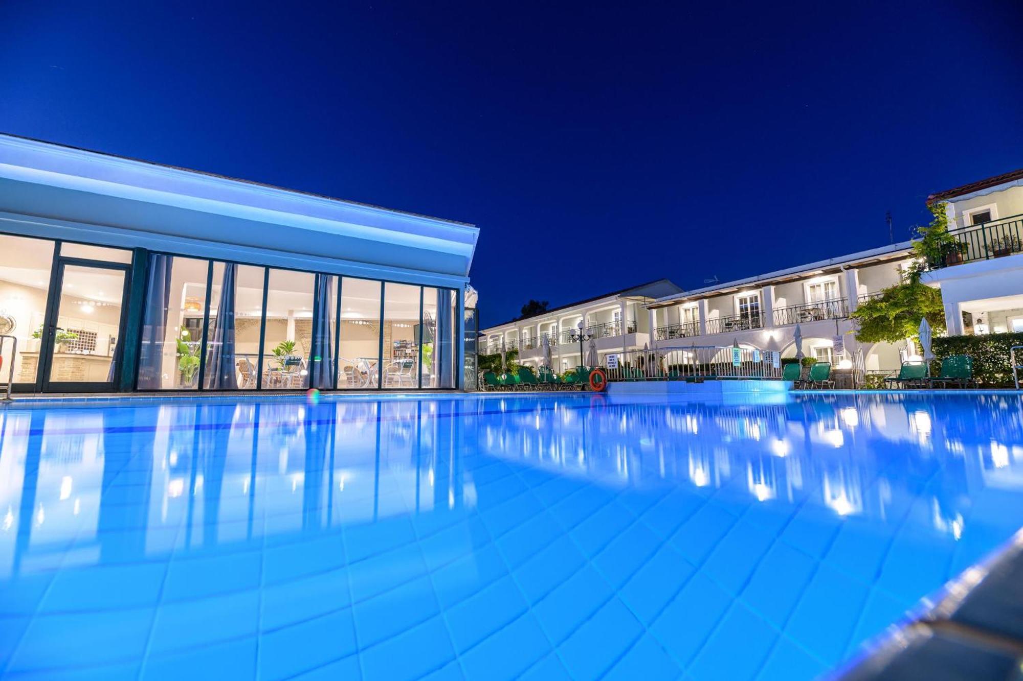 Sofia'S Hotel Kalamákion Екстериор снимка