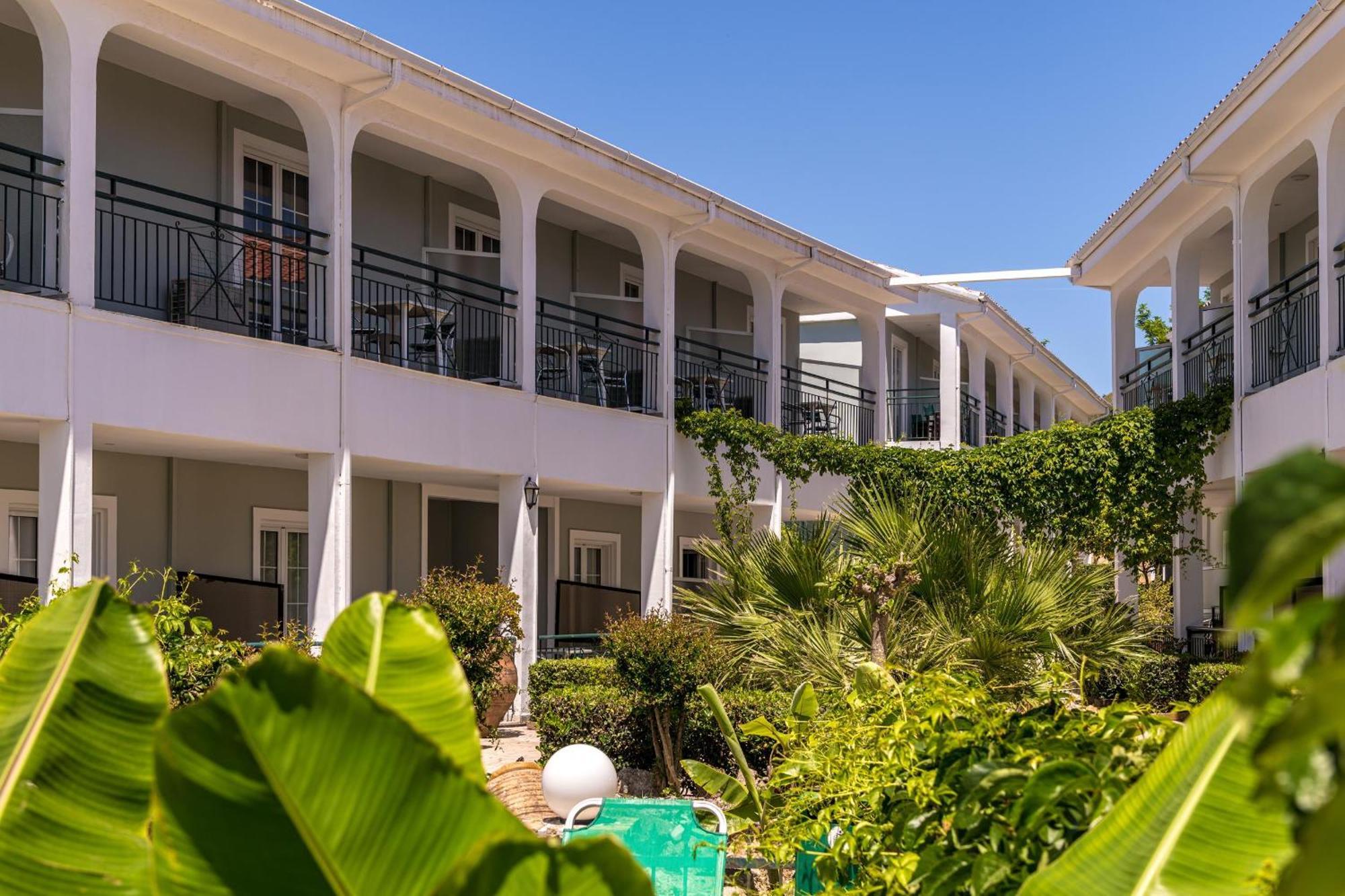 Sofia'S Hotel Kalamákion Екстериор снимка