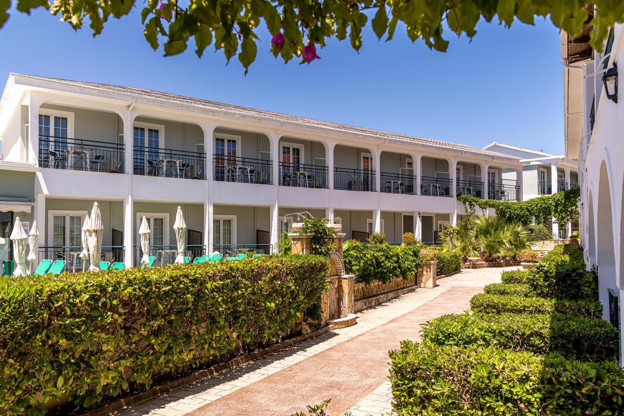 Sofia'S Hotel Kalamákion Екстериор снимка